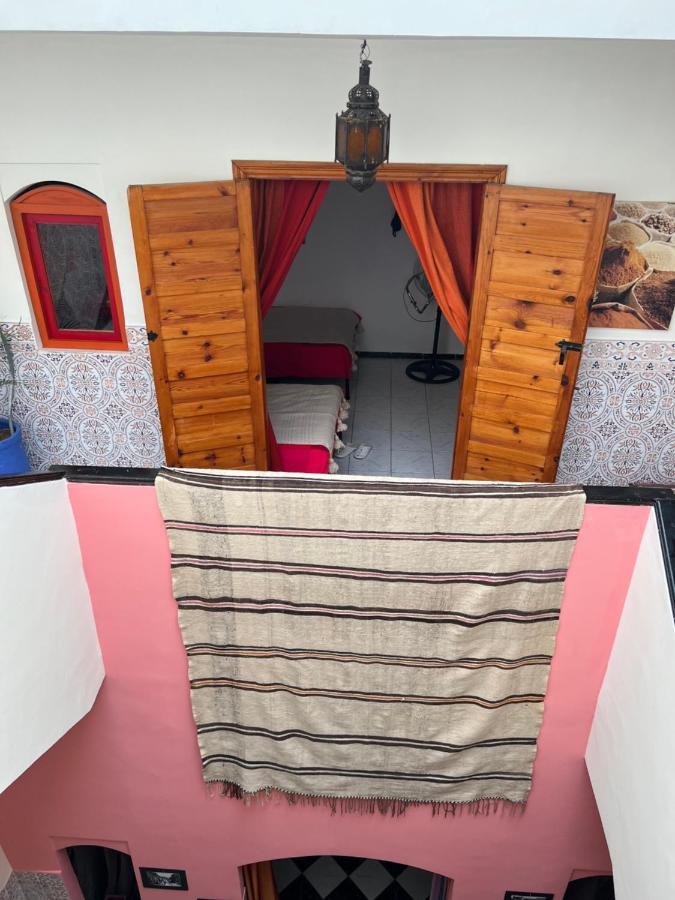 Maison Riad Traditionnel Idealement Situe A Marrakech Marrakesz Zewnętrze zdjęcie